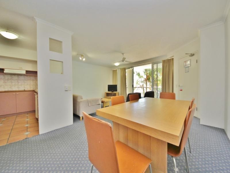 140/10 Alexandra Avenue, Broadbeach QLD 4218