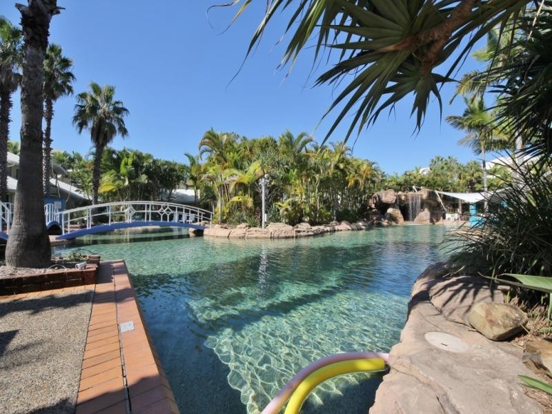 140/10 Alexandra Avenue, Broadbeach QLD 4218