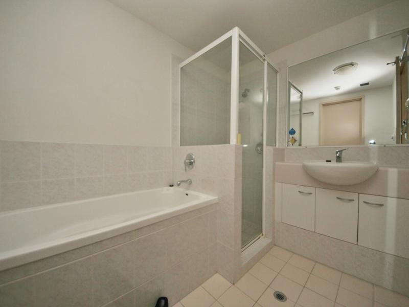 505/30 Surf Parade, Broadbeach QLD 4218