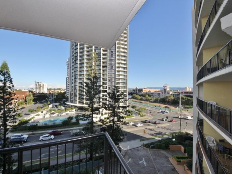 505/30 Surf Parade, Broadbeach QLD 4218