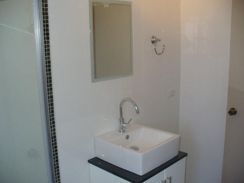 2/5 Aquila, Mermaid Waters QLD 4218