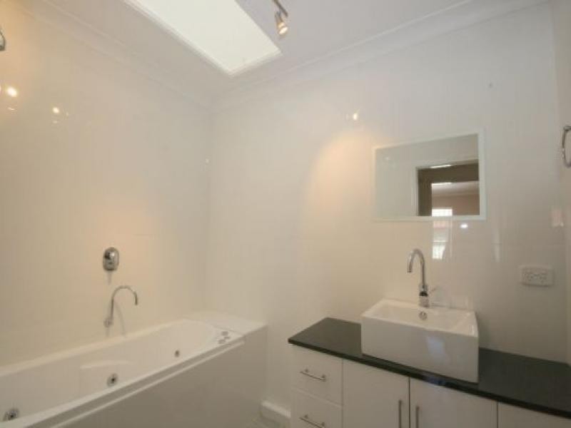 2/5 Aquila, Mermaid Waters QLD 4218