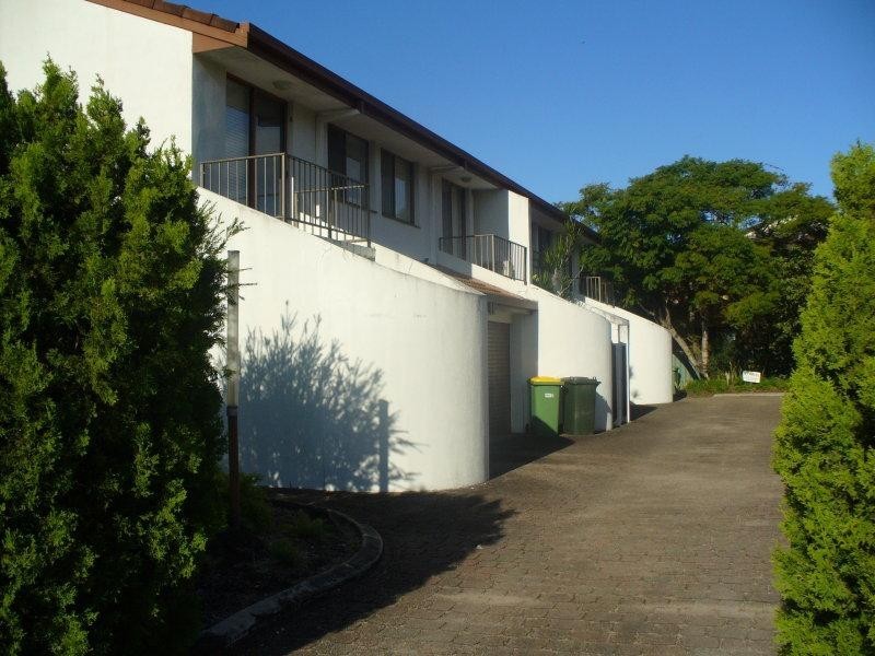 2/5 Aquila, Mermaid Waters QLD 4218