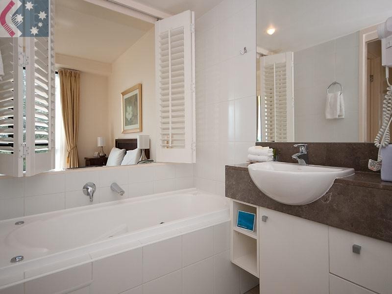 302/2685 Gold Coast Highway, Broadbeach QLD 4218