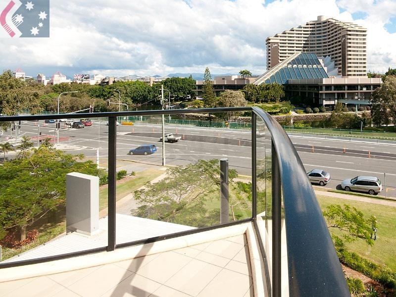 302/2685 Gold Coast Highway, Broadbeach QLD 4218
