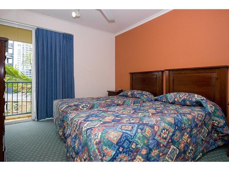 67/10 Alexandra Avenue, Broadbeach QLD 4218