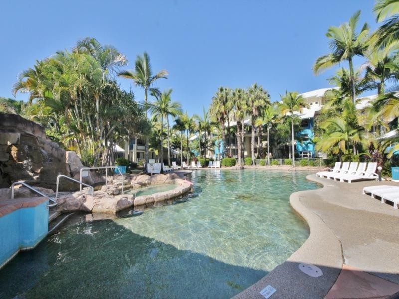 67/10 Alexandra Avenue, Broadbeach QLD 4218