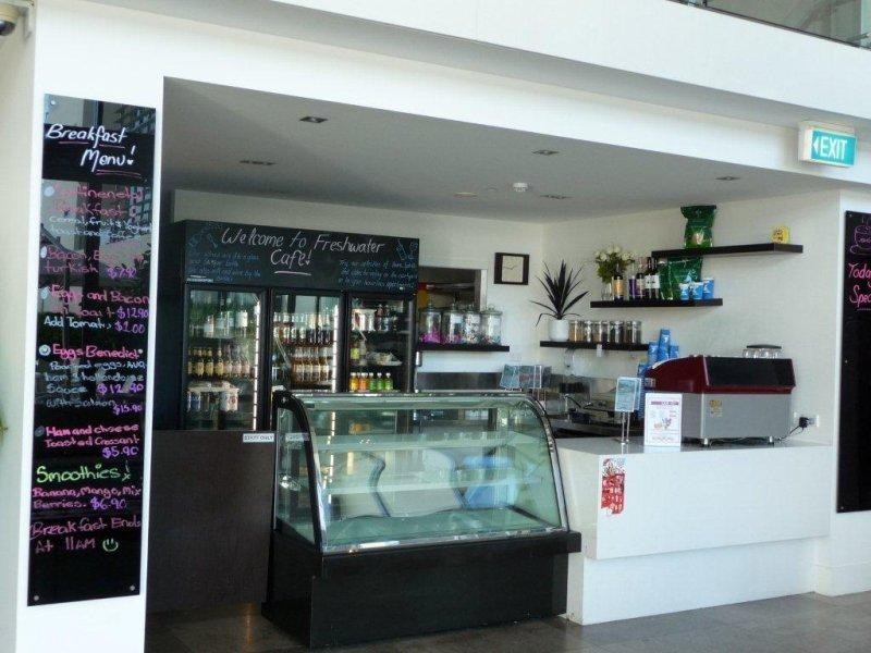 33 TE Peters Drive, Broadbeach QLD 4218