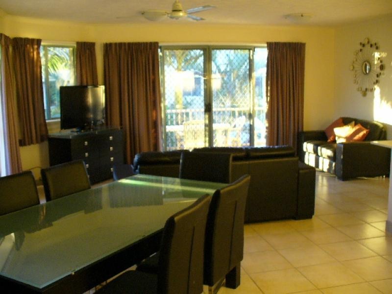 27/2320 Gold Coast Highway, Mermaid Waters QLD 4218