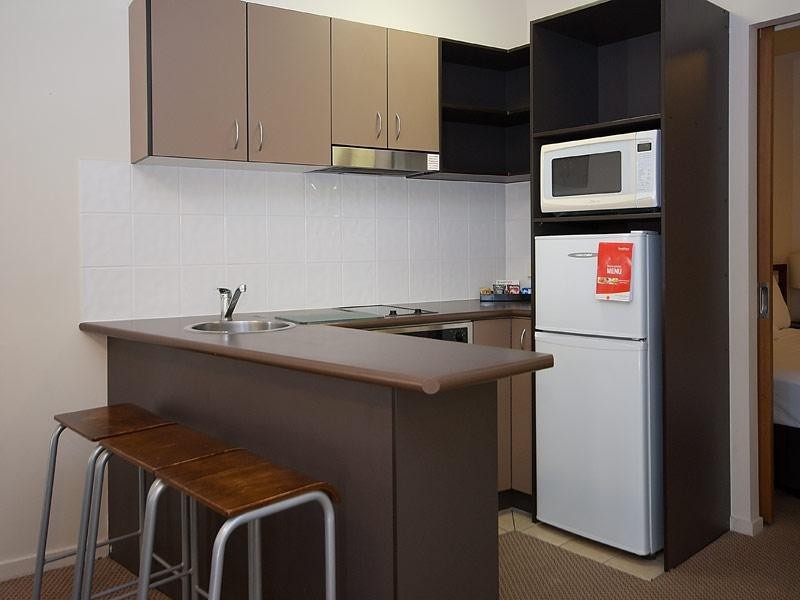 81/42 Surf Parade, Broadbeach QLD 4218