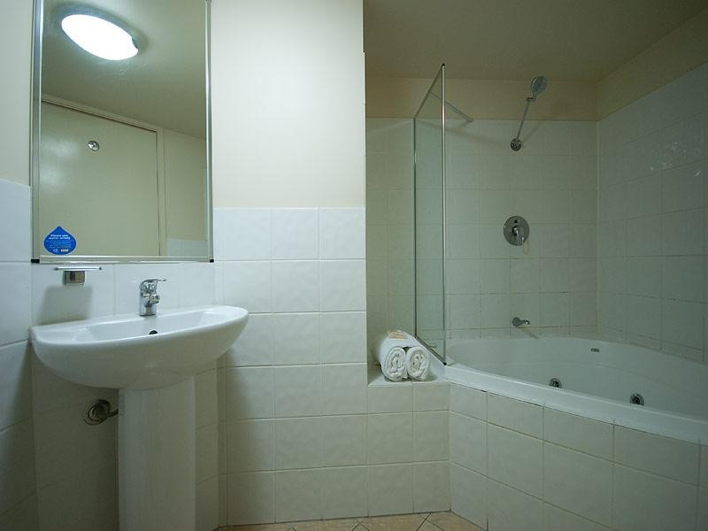 81/42 Surf Parade, Broadbeach QLD 4218