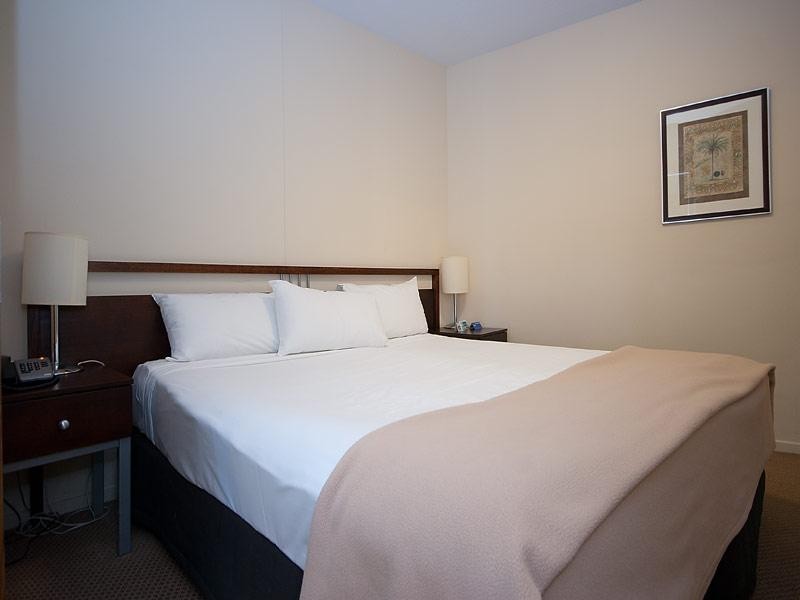 811/42 Surf Parade, Broadbeach QLD 4218