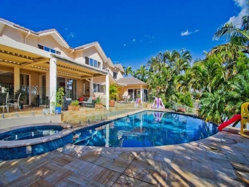 16 Freyburg Street, Sorrento QLD 4217