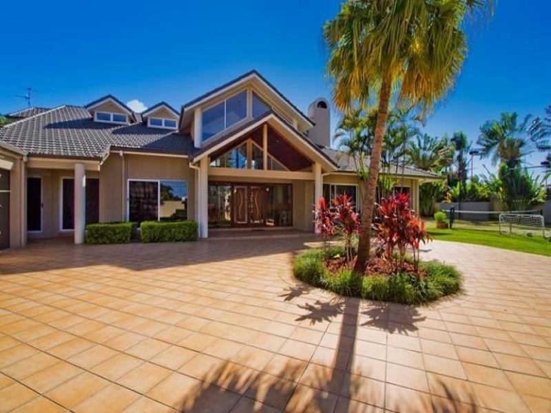 16 Freyburg Street, Sorrento QLD 4217