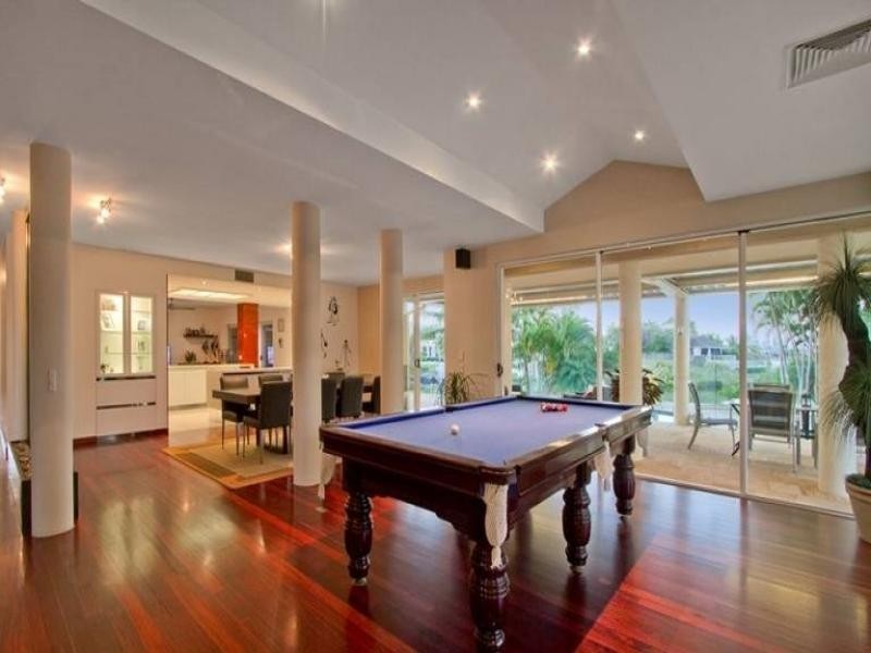 16 Freyburg Street, Sorrento QLD 4217