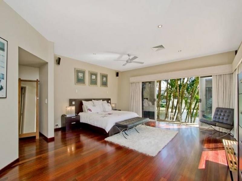 16 Freyburg Street, Sorrento QLD 4217