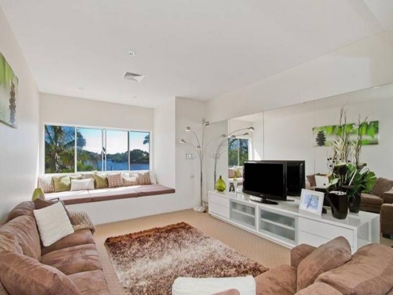16 Freyburg Street, Sorrento QLD 4217