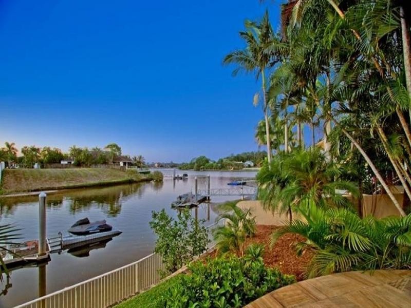 16 Freyburg Street, Sorrento QLD 4217