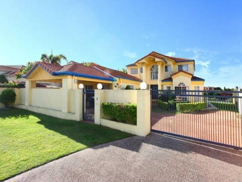 9 Staysail Cr, Clear Island Waters QLD 4226