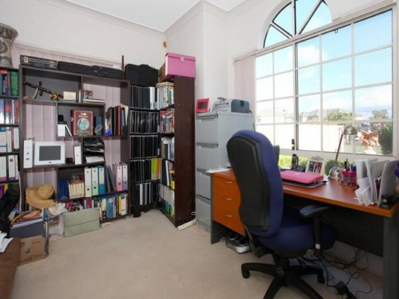 9 Staysail Cr, Clear Island Waters QLD 4226