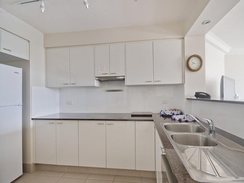 9/129 Surf Parade, Broadbeach QLD 4218