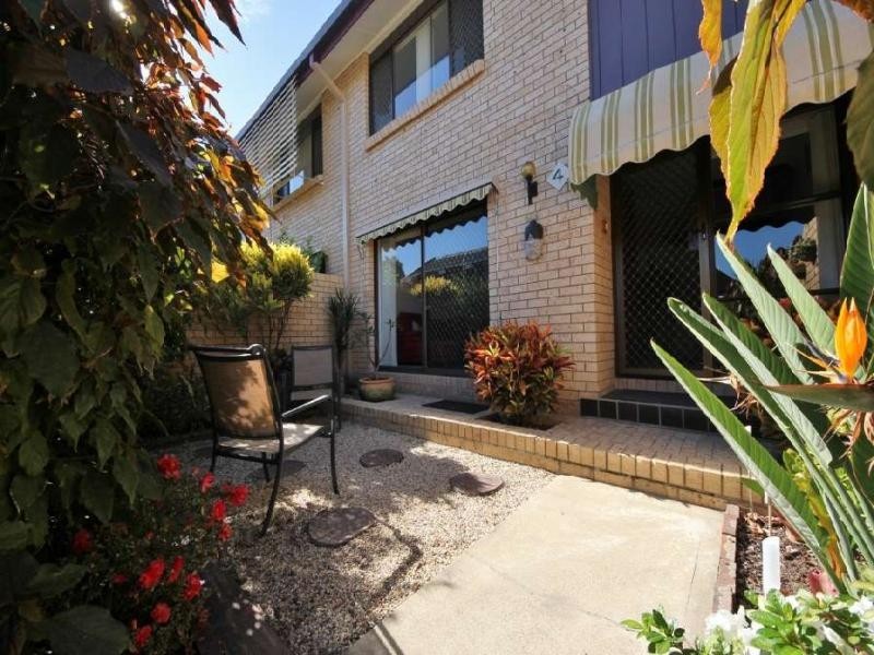 4/7 Aquila Court, Mermaid Beach QLD 4218