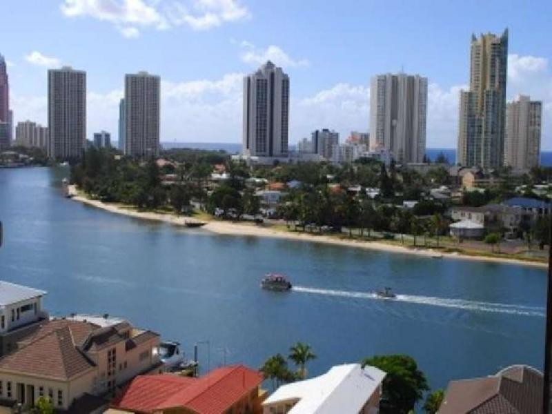 Chevron Island QLD 4217