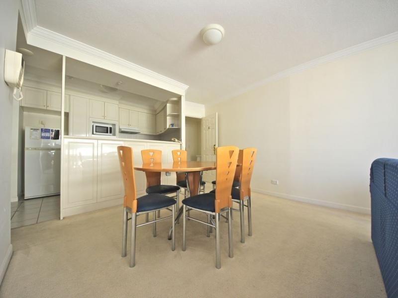 1809/24 Queensland Avenue, Broadbeach QLD 4218