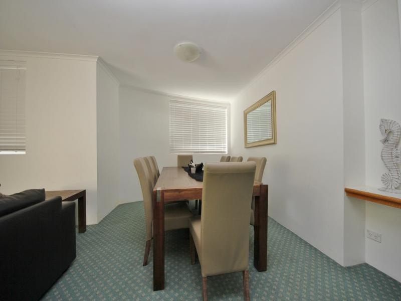 10 Alexandra Avenue, Broadbeach QLD 4218