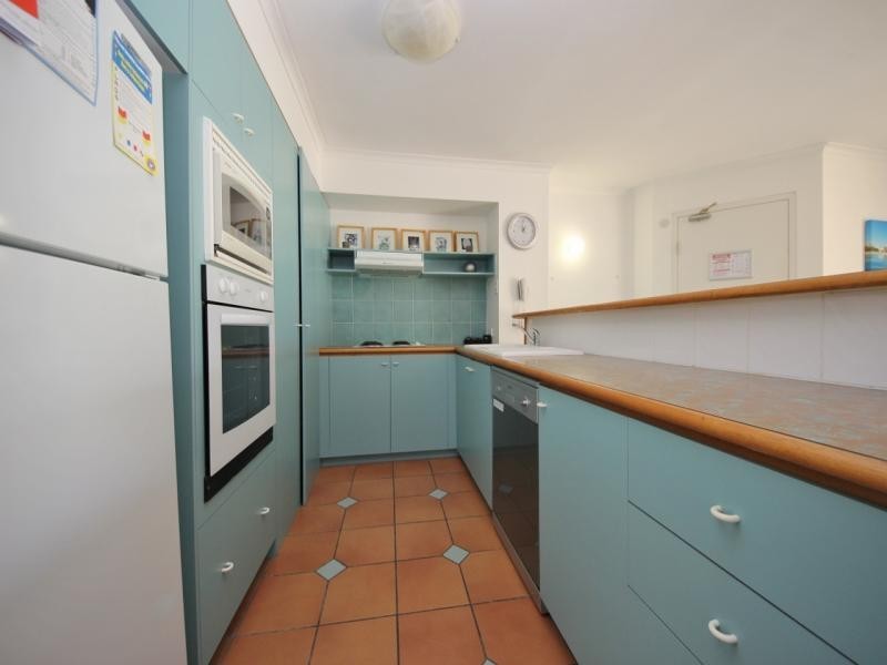 10 Alexandra Avenue, Broadbeach QLD 4218