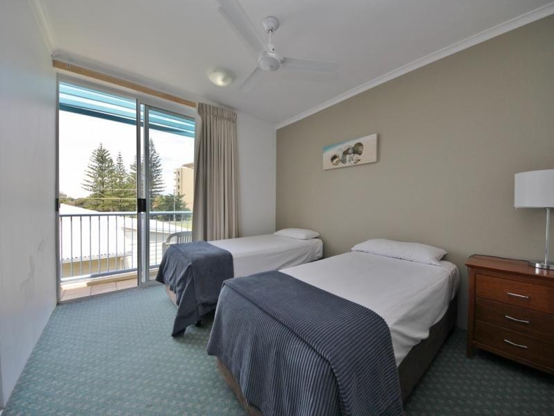 10 Alexandra Avenue, Broadbeach QLD 4218