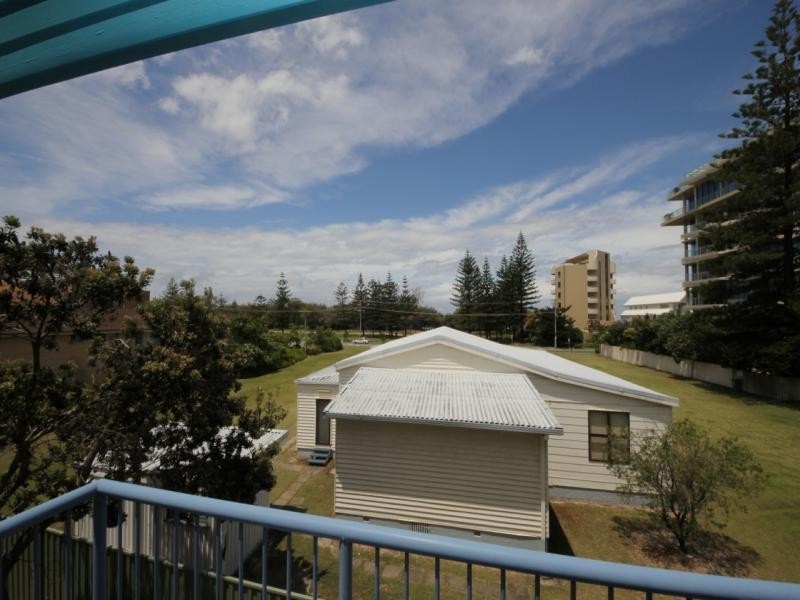 10 Alexandra Avenue, Broadbeach QLD 4218