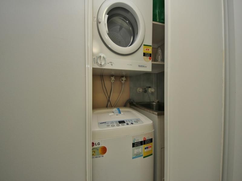 10 Alexandra Avenue, Broadbeach QLD 4218