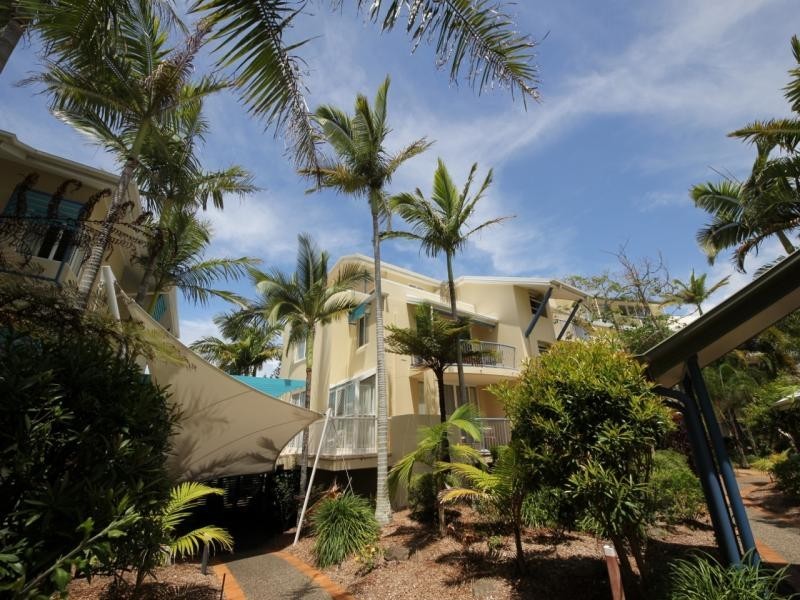 10 Alexandra Avenue, Broadbeach QLD 4218