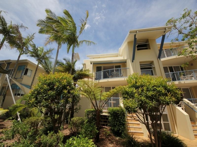 10 Alexandra Avenue, Broadbeach QLD 4218