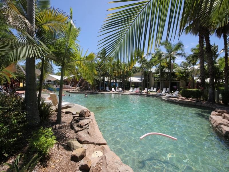 10 Alexandra Avenue, Broadbeach QLD 4218