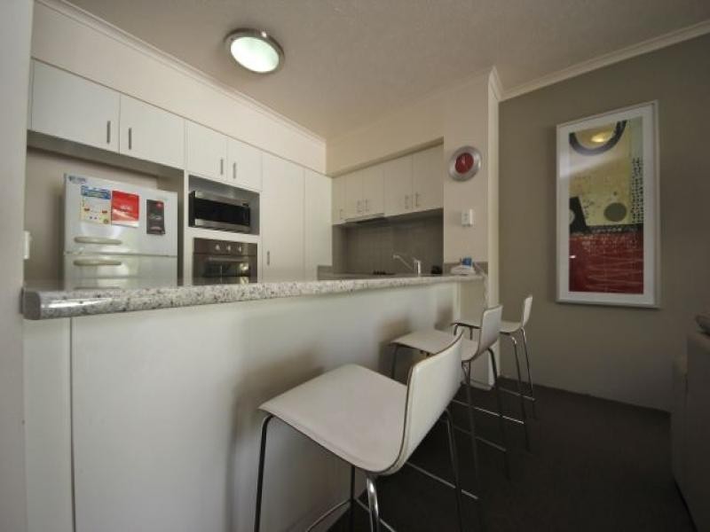 112/10-16 Alexandra Avenue, Broadbeach QLD 4218