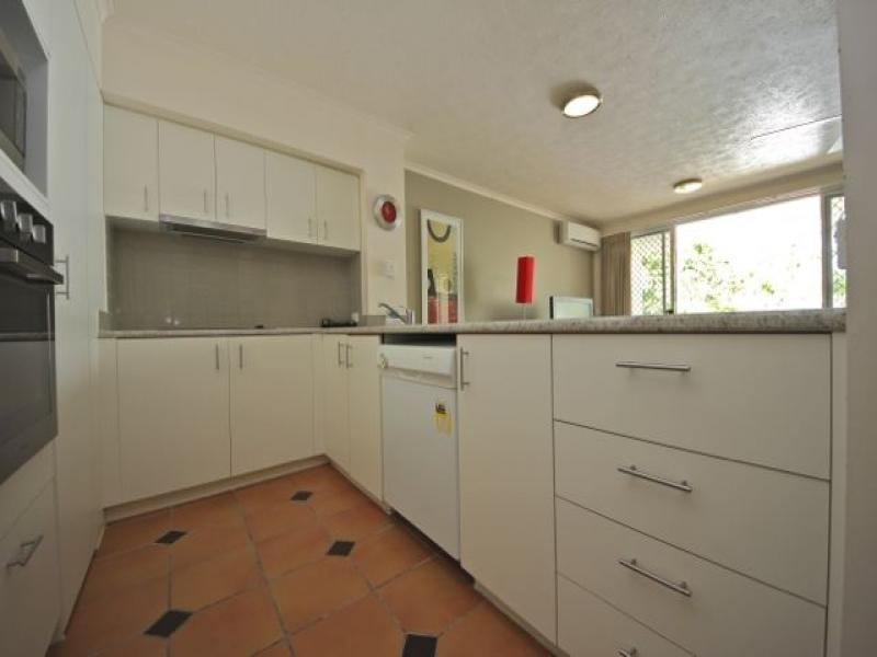 112/10-16 Alexandra Avenue, Broadbeach QLD 4218