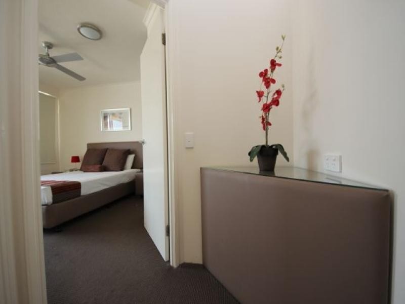 112/10-16 Alexandra Avenue, Broadbeach QLD 4218