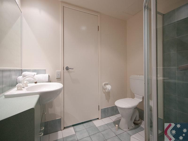 112/10-16 Alexandra Avenue, Broadbeach QLD 4218