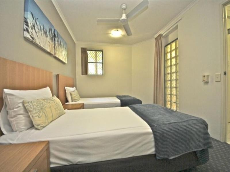 48/10 Alexandra Avenue, Broadbeach QLD 4218