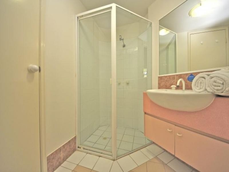 48/10 Alexandra Avenue, Broadbeach QLD 4218