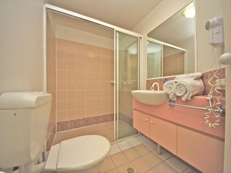 48/10 Alexandra Avenue, Broadbeach QLD 4218