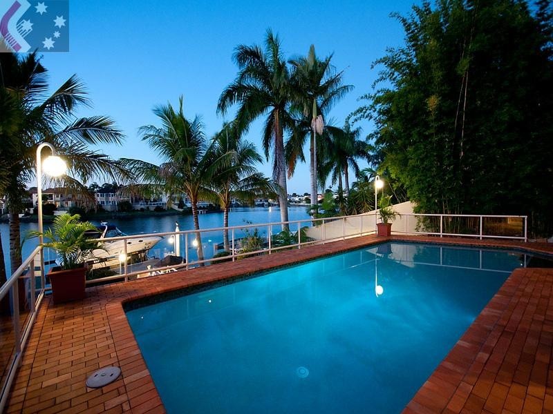 10 San Simeon Drive, Clear Island Waters QLD 4226