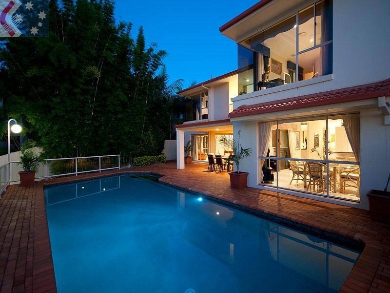 10 San Simeon Drive, Clear Island Waters QLD 4226