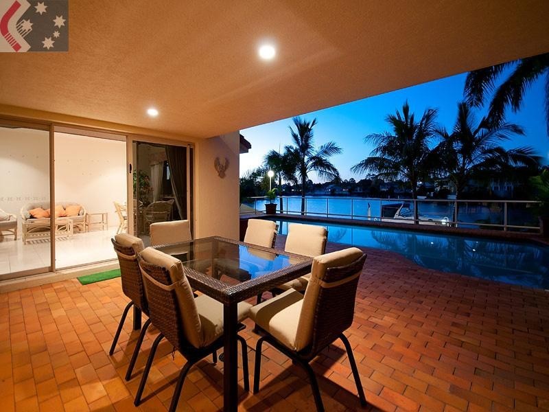 10 San Simeon Drive, Clear Island Waters QLD 4226