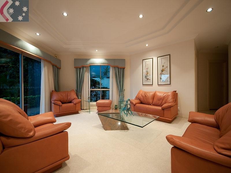 10 San Simeon Drive, Clear Island Waters QLD 4226