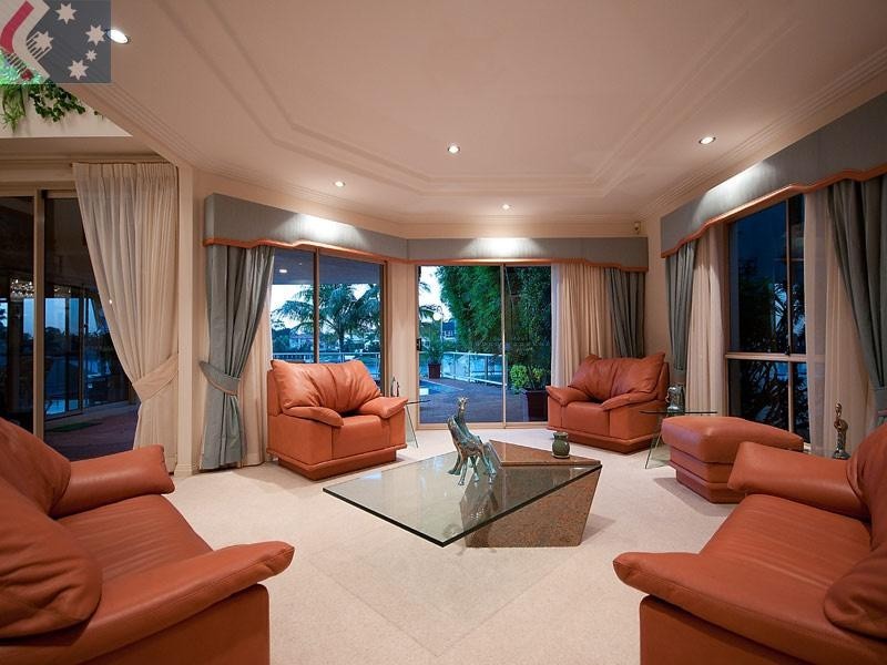 10 San Simeon Drive, Clear Island Waters QLD 4226