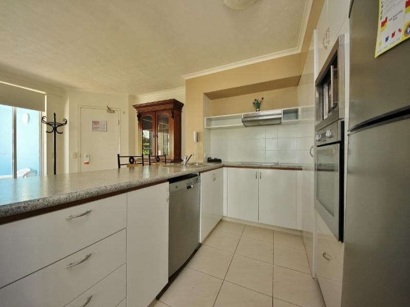 98/16 Alexandra Avenue, Broadbeach QLD 4218