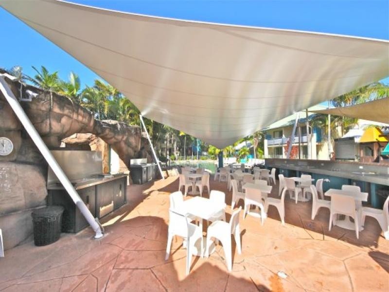 98/16 Alexandra Avenue, Broadbeach QLD 4218